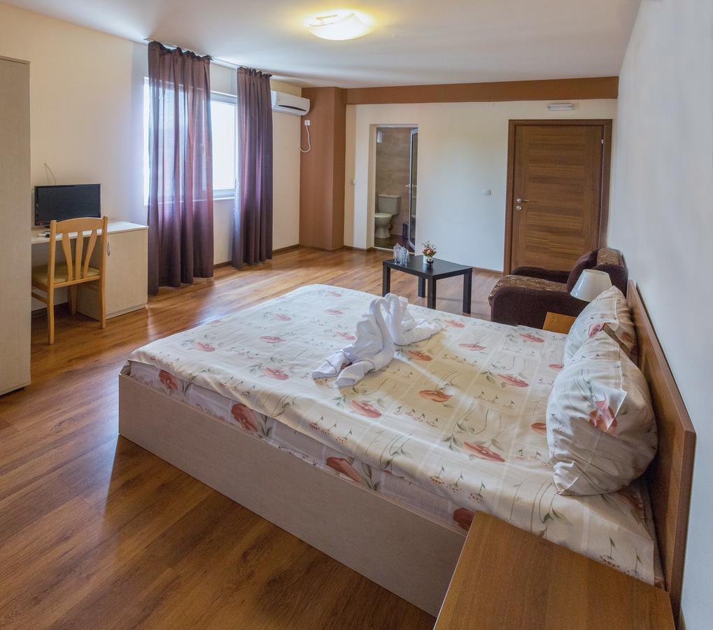 Hotel West Blagoevgrad Esterno foto